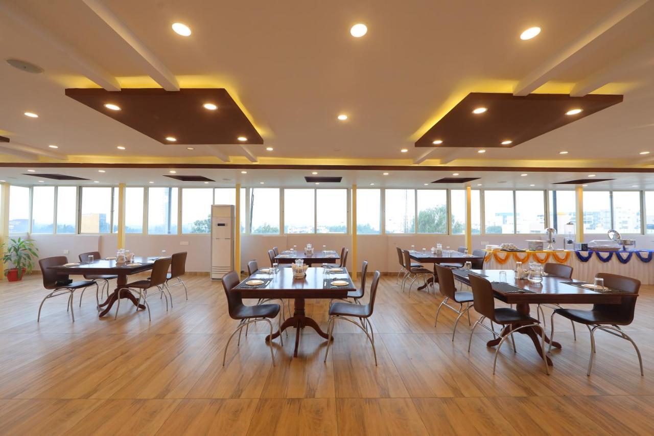 Vovo Hotels Yelahanka Exterior photo