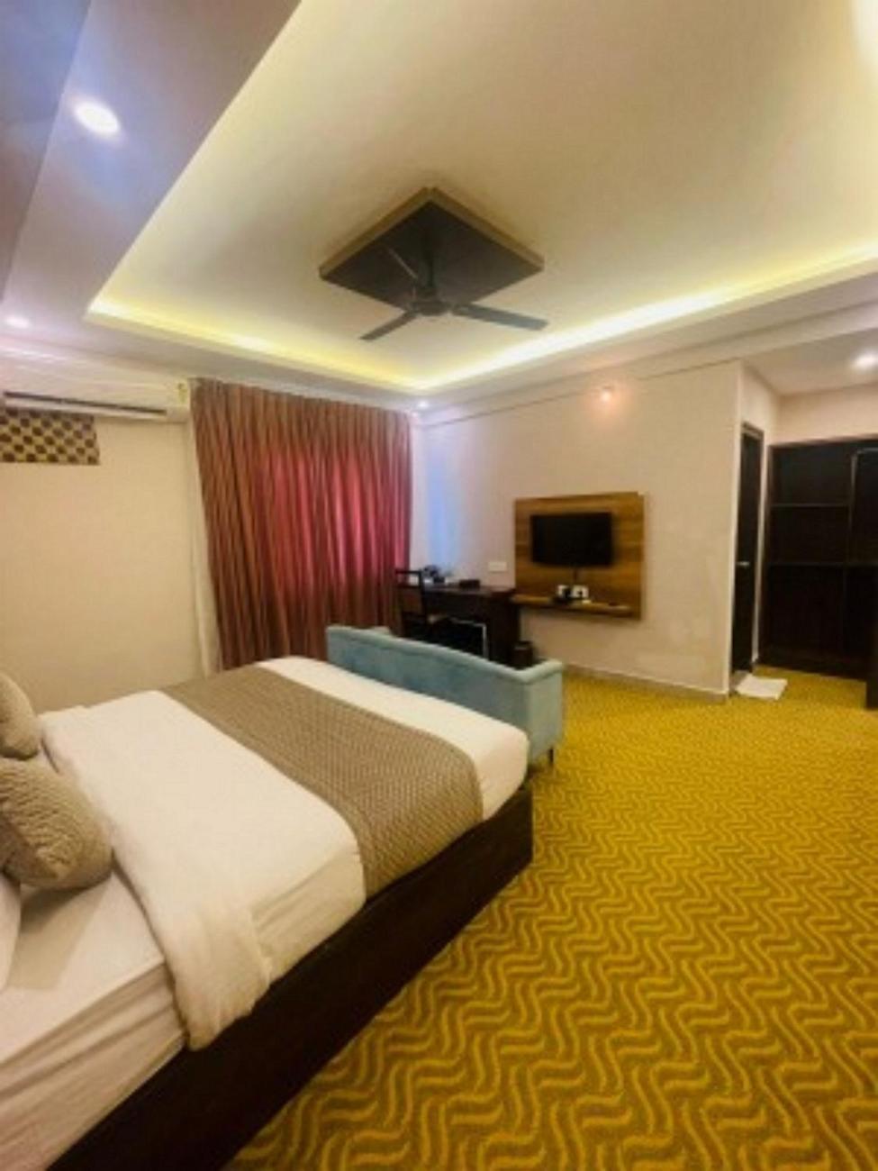 Vovo Hotels Yelahanka Exterior photo