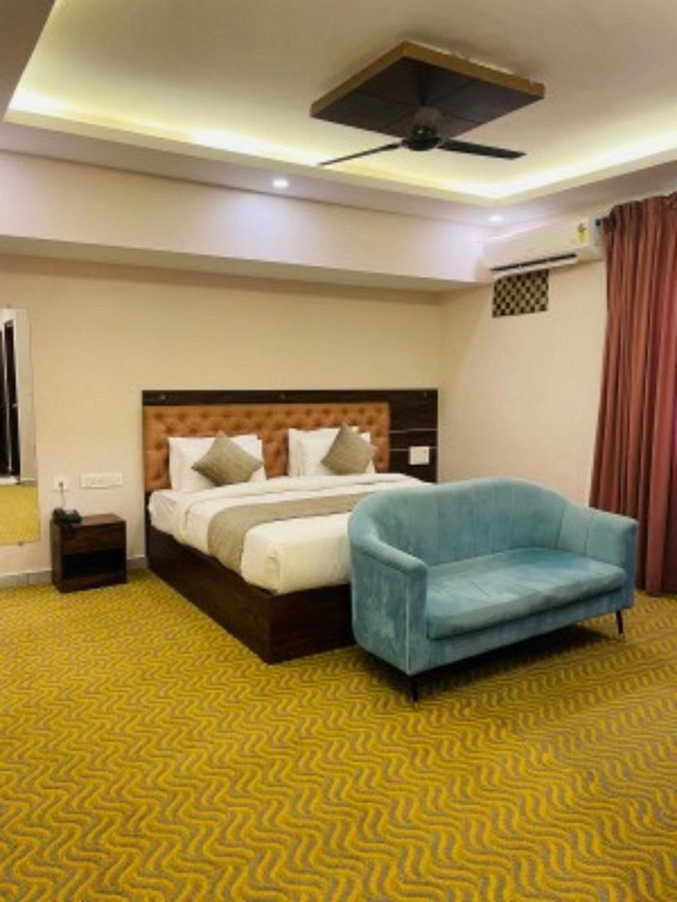 Vovo Hotels Yelahanka Exterior photo